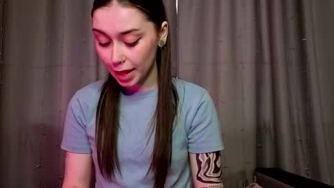 Snapshot of bellarison chatting on 04.24.26 Daniela online show from 04.24.26