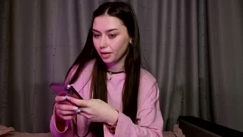 Snapshot of bellarison chatting on 04.25.26 Daniela online show from 04.25.26