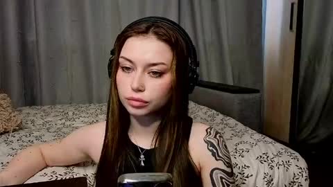 Snapshot of bellarison chatting on 06.08.26 Daniela online show from 06.08.26