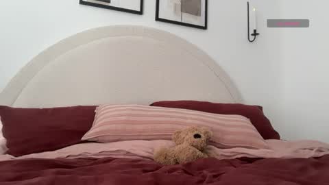 Isabella Ryder online show from 03.06.26