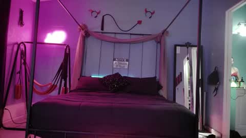 Bellaskeykeeper online show from 04.12.26