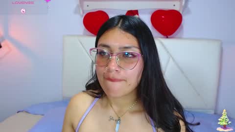 bellastonee1 online show from 12.17.24