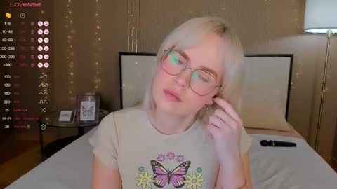 Bella online show from 10.28.25