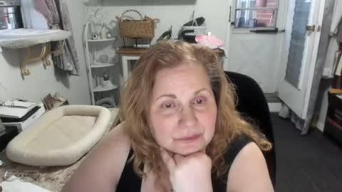 Snapshot of bellavoca chatting on 06.16.26 Bellavoca online show from 06.16.26