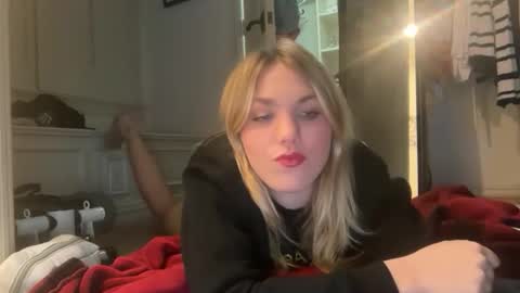 Bella 3 online show from 04.20.26