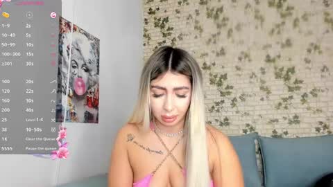 Snapshot of belle_hallle chatting on 12.06.24 LucyJelly online show from 12.06.24