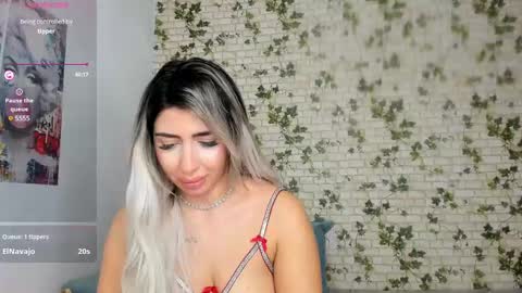 Snapshot of belle_hallle chatting on 01.03.25 LucyJelly online show from 01.03.25