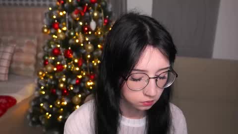 Snapshot of belle_phine chatting on 01.08.26 Bea online show from 01.08.26