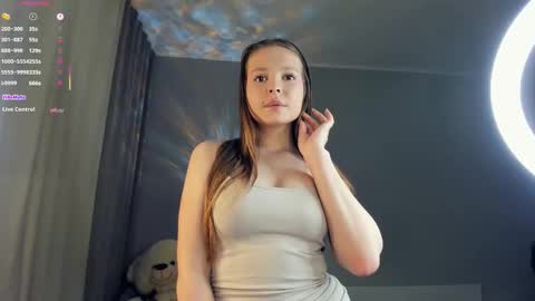 Snapshot of bellidream chatting on 10.26.25 Bella online show from 10.26.25