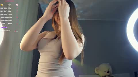 Snapshot of bellidream chatting on 11.10.25 Bella online show from 11.10.25