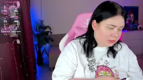 LinaBoo online show from 11.13.25