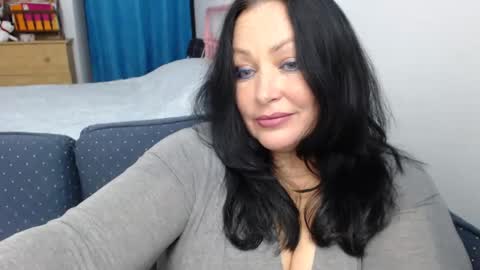 Snapshot of beluckynow chatting on 01.04.25 beluckynow online show from 01.04.25