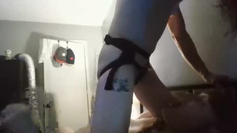 Snapshot of bemybrdnw chatting on 10.29.25 bemybrdnw online show from 10.29.25