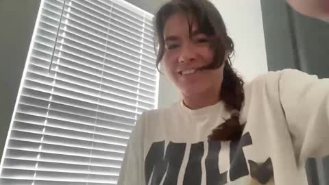 Snapshot of bendlikebecks chatting on 05.28.26 bendlikebecks online show from 05.28.26