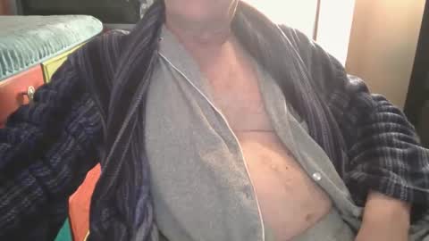 Snapshot of bendrinkin chatting on 04.07.26 bendrinkin online show from 04.07.26