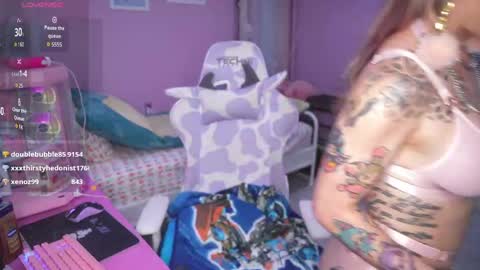 Snapshot of bendymeow chatting on 04.29.26 Bendymeow online show from 04.29.26