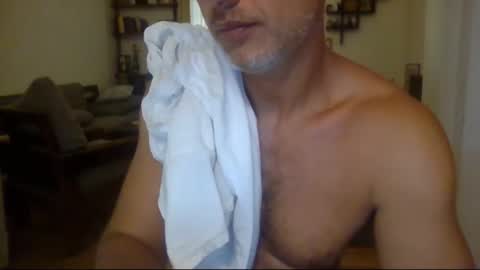 Snapshot of benedett22 chatting on 01.13.26 benedett22 online show from 01.13.26
