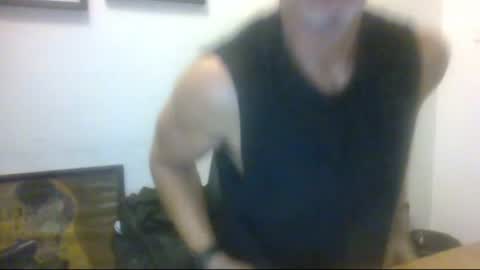 Snapshot of benedett22 chatting on 05.29.26 benedett22 online show from 05.29.26