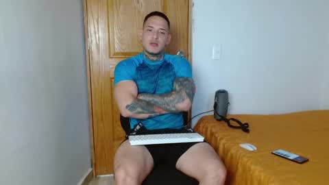 Snapshot of benjamin_isaac chatting on 02.01.25 benjamin_isaac online show from 02.01.25