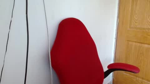 Snapshot of benjamin_isaac chatting on 10.28.25 benjamin_isaac online show from 10.28.25