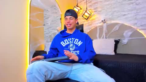 BENJAMIN online show from 10.23.25