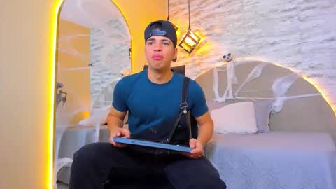 BENJAMIN online show from 10.25.25