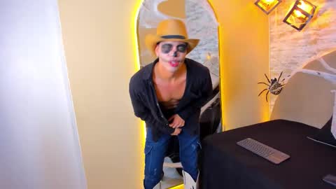 BENJAMIN online show from 10.31.25