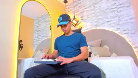 BENJAMIN online show from 11.19.25