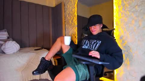 BENJAMIN online show from 12.18.25