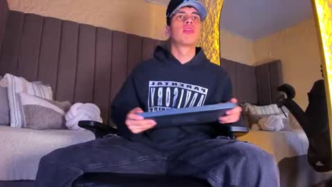 BENJAMIN online show from 12.19.25