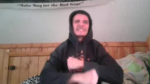 Snapshot of bennymn chatting on 02.10.25 benny and innocentvixon online show from 02.10.25