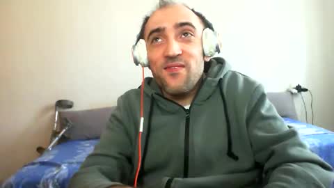 Snapshot of bentish chatting on 03.23.26 bentish online show from 03.23.26