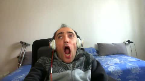 Snapshot of bentish chatting on 03.26.26 bentish online show from 03.26.26