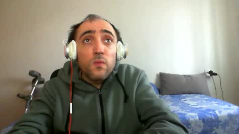 Snapshot of bentish chatting on 04.06.26 bentish online show from 04.06.26