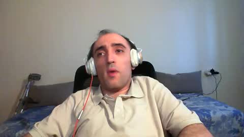 Snapshot of bentish chatting on 04.29.26 bentish online show from 04.29.26