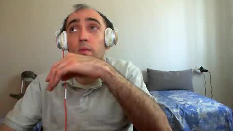 Snapshot of bentish chatting on 04.30.26 bentish online show from 04.30.26