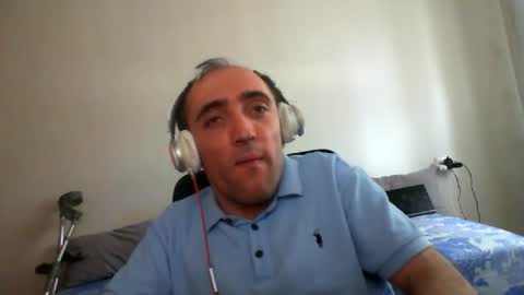 Snapshot of bentish chatting on 05.16.26 bentish online show from 05.16.26