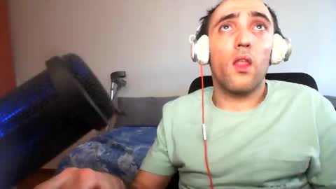 Snapshot of bentish chatting on 05.23.26 bentish online show from 05.23.26