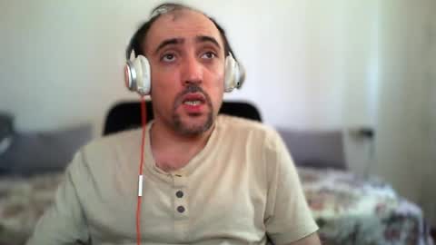 Snapshot of bentish chatting on 07.18.26 bentish online show from 07.18.26