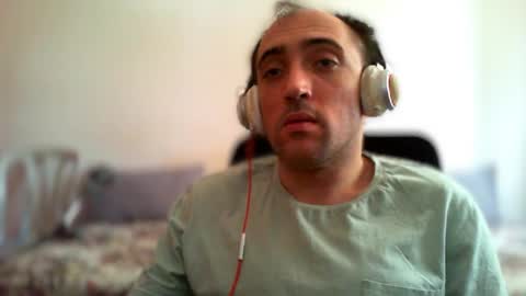 Snapshot of bentish chatting on 07.25.26 bentish online show from 07.25.26