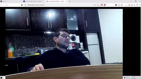 Snapshot of bentley_pt chatting on 11.24.25 BentleyPT online show from 11.24.25