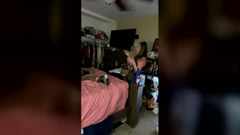 bentleyyjames007 online show from 12.21.25