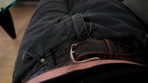 Snapshot of benz10001 chatting on 01.19.25 benz10001 online show from 01.19.25