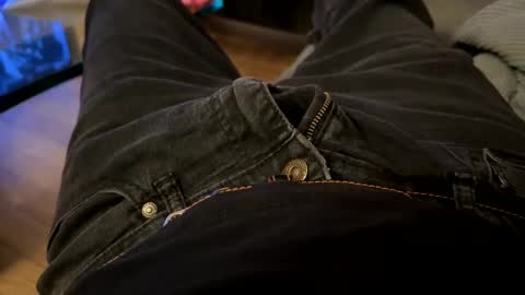 Snapshot of benz10001 chatting on 01.19.25 benz10001 online show from 01.19.25