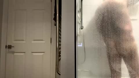 Snapshot of benz10001 chatting on 02.06.25 benz10001 online show from 02.06.25