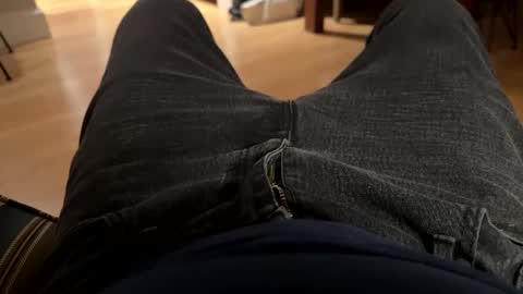 Snapshot of benz10001 chatting on 02.17.25 benz10001 online show from 02.17.25