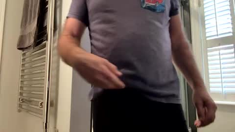 Snapshot of benz10001 chatting on 02.20.25 benz10001 online show from 02.20.25