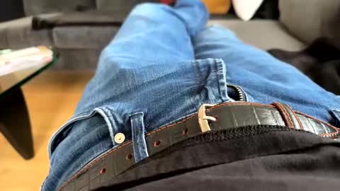 Snapshot of benz10001 chatting on 02.23.25 benz10001 online show from 02.23.25