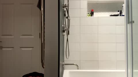 Snapshot of benz10001 chatting on 09.20.25 benz10001 online show from 09.20.25