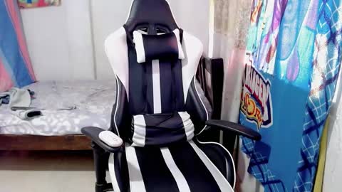 Snapshot of bergon30 chatting on 02.19.25 Bergon77 online show from 02.19.25